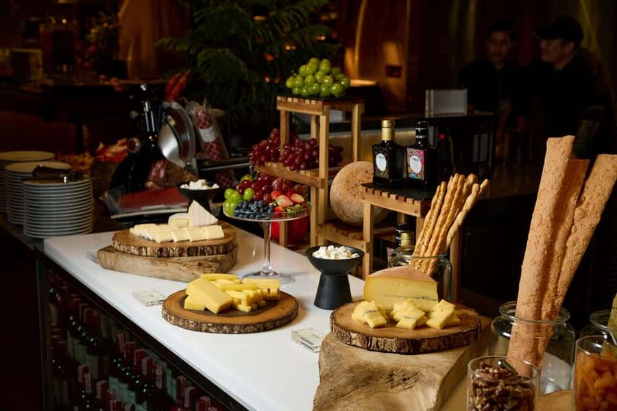 Bangkok: Saturday Dinner Buffet at W Bangkok - Practical tips for your Saturday night visit