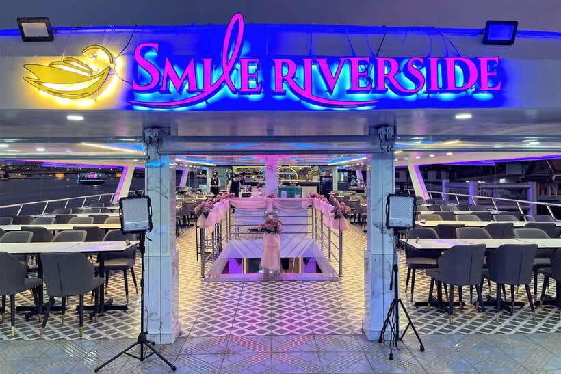 Bangkok: Smile Riverside Dinner Cruise - Who This Cruise Fits Best