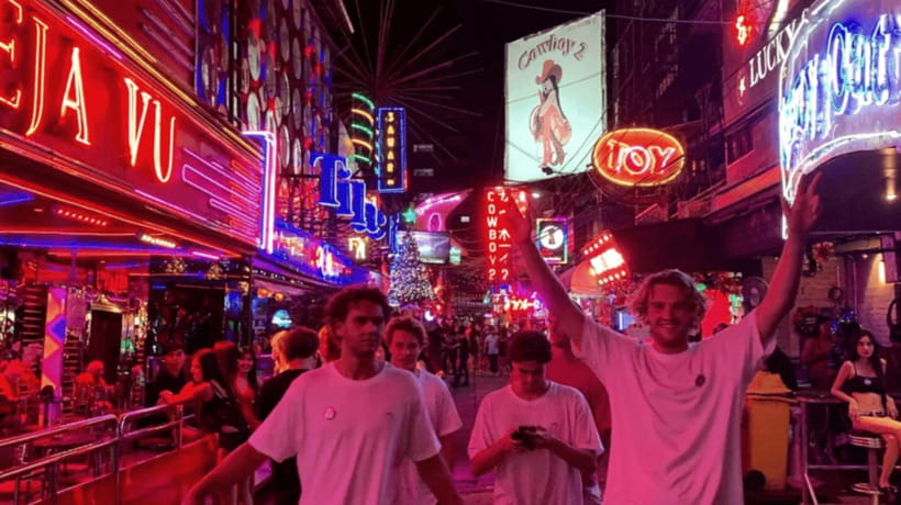 Bangkok: Soi Cowboy, Nana, Soi 11, Rooftops, Clubs & Go Go’s - Aces Nightclub and Levels Super Club, where the lighting takes over