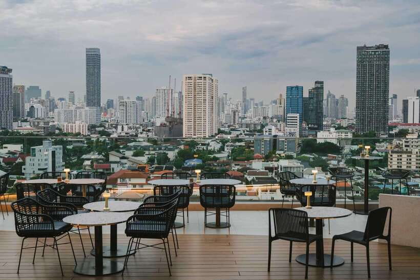 Bangkok: SOL and LUNA BKK Rooftop F&B Packages - Service and staff friendliness, and why it affects the whole night