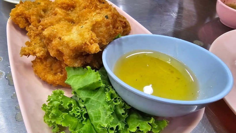 Bangkok: Street Food Tasting Tour at Night - What You Actually Eat: Thai-Chinese Favorites and a Secret-Ingredient Menu