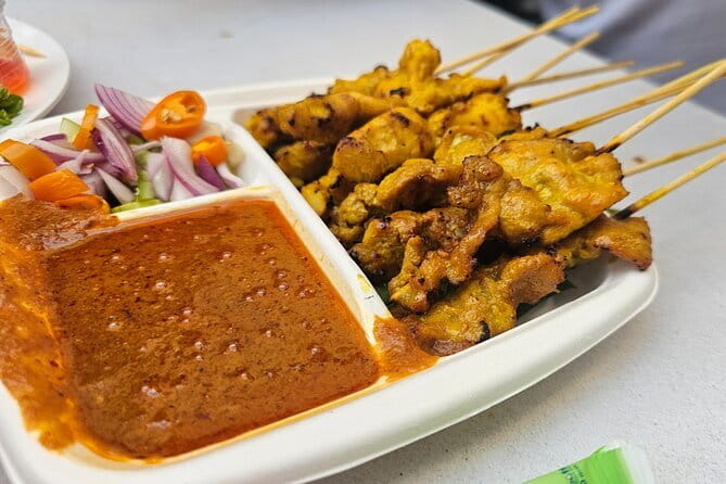 Bangkok Street Food Variety Cultures Local Tasty - Stop 2: Odeon Roundabout, a Dragon-Head Photo Moment