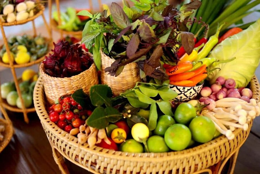 Bangkok: Thai Cooking Class With 4 Dishes & Thai Drink - Eating together family-style, plus recipes you can actually use