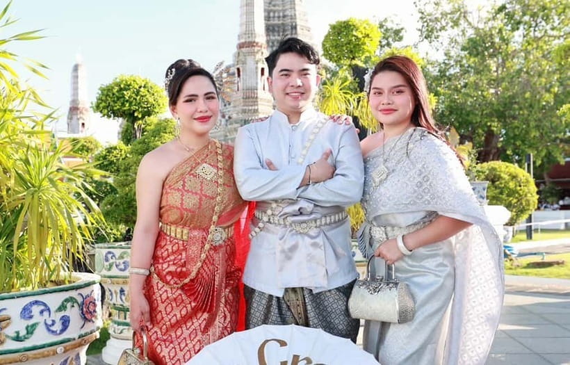 Bangkok: Thai Costume Rental + Hairdo, Makeup & Accessories - Hairdo and makeup included, but you should manage expectations