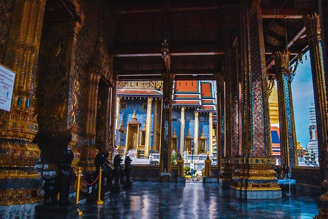 Bangkok: The Grand Palace, Wat Pho, and Wat Arun Walking Tour - Wat Arun at the Temple of Dawn: ending strong on the river bank