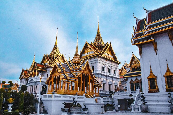 Bangkok: The Grand Palace, Wat Pho, and Wat Arun Walking Tour - Group size, guide quality, and why pacing matters