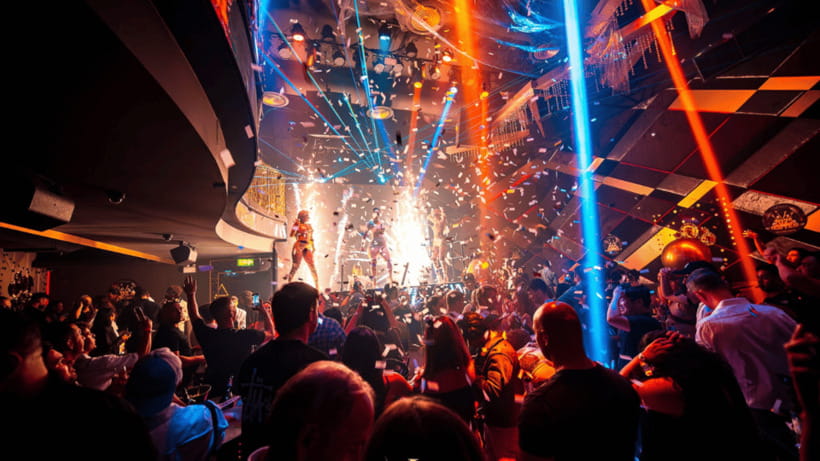 Bangkok: The Speakeasy, Rooftop & Iconic Venues Pub Crawl - Meeting at Hemingway’s, and why no transportation is a big deal