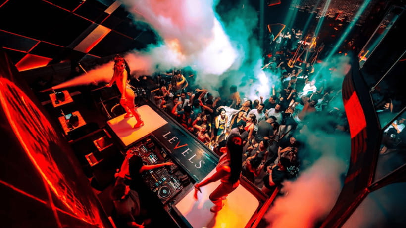 Bangkok: The Speakeasy, Rooftop & Iconic Venues Pub Crawl - Final stop at Levels Sky Club: VIP entry, reserved seating, and the dance-floor finale