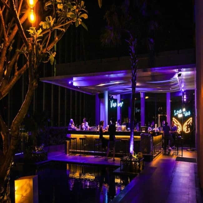 Bangkok: The Vue Bar Rooftop at Mercure Bangkok Sukhumvit 24 - Sharing platters: how the food package actually works