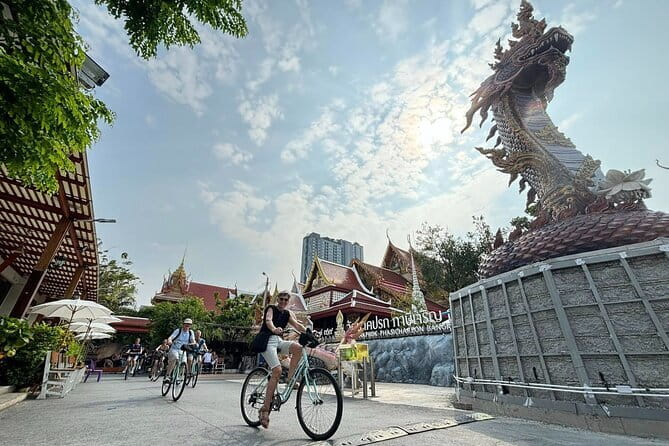 Bangkok Thonburi Backstreets and 3 Peaceful Temple Bike Tour - Your 3-hour loop: 12 to 15 km of alleyways and canals