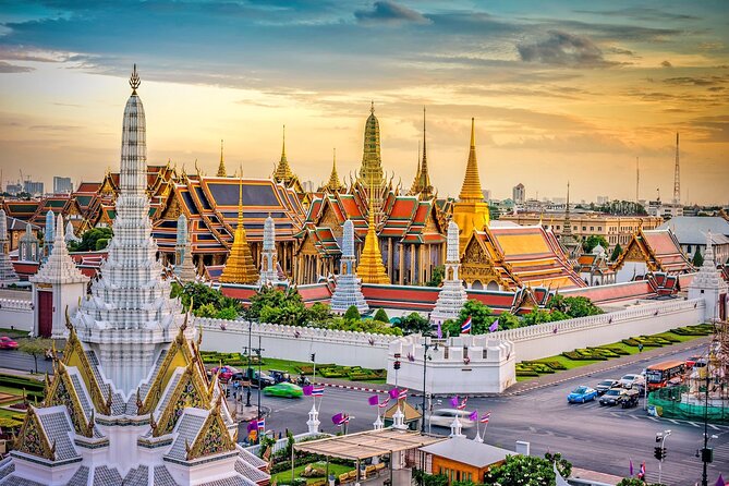Bangkok Three Temples and The City - Stop 2: Wat Pho Reclining Buddha, Big Complex Energy Without the Long Confusion