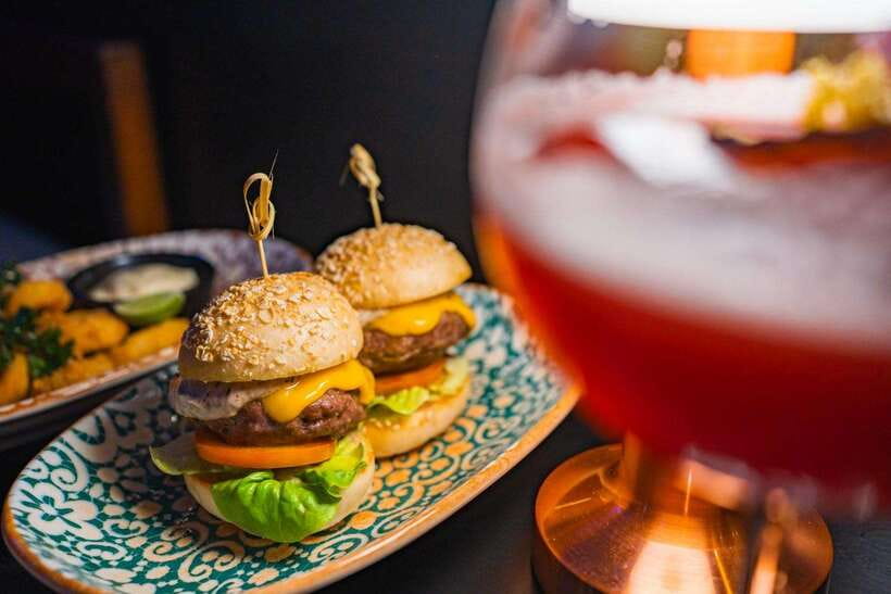 Bangkok: ThreeSixty Jazz Lounge at Millennium Hilton - The service style: why it matters in a lounge like this