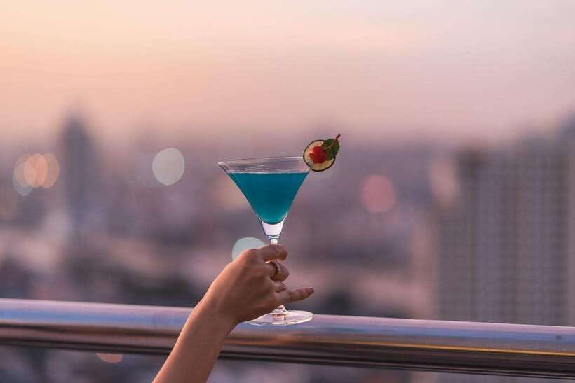 Bangkok: ThreeSixty Rooftop Bar at Millennium Hilton - Price and Value for 90 Minutes of Snacks and Drinks