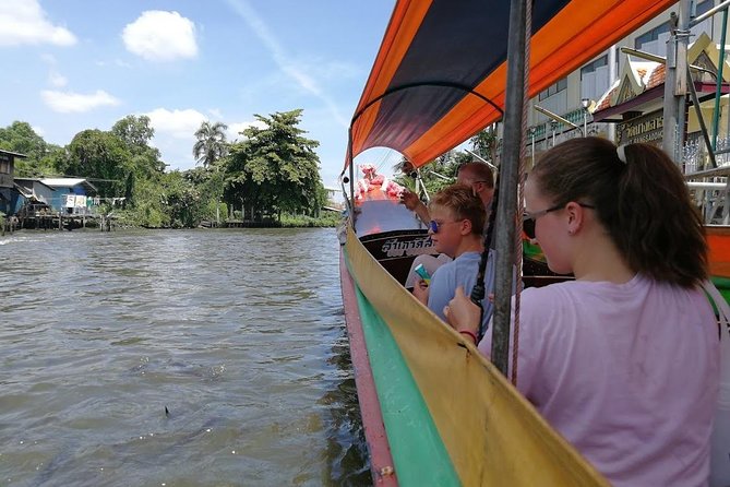 Bangkok Tour: Highlights & Hidden Gems & Long Tail Boat - Stop 2: Chao Phraya River by long-tail boat, river life in real time