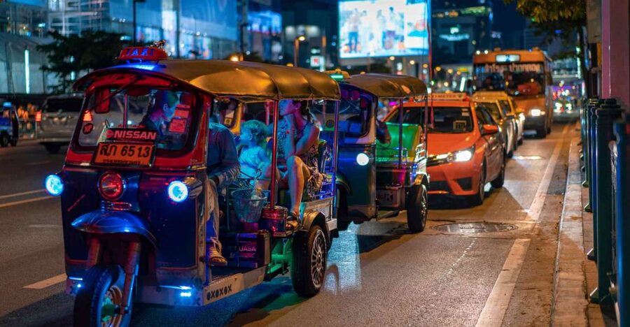 Bangkok: Travstore Original Bangkok Discovery Tour - Practical tips: clothing, timing, and how to avoid small hassles