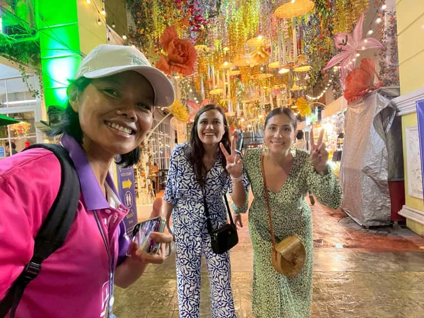 Bangkok: Tuk Tuk Adventure Chinatown Michelin Food & Temples - Chinatown begins at the gate, then turns into lantern-lit food chaos