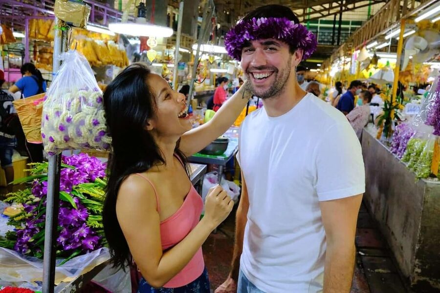 Bangkok: Tuk Tuk Adventure Chinatown Michelin Food & Temples - Yaowarat Road night market time: what you should do with your free minutes