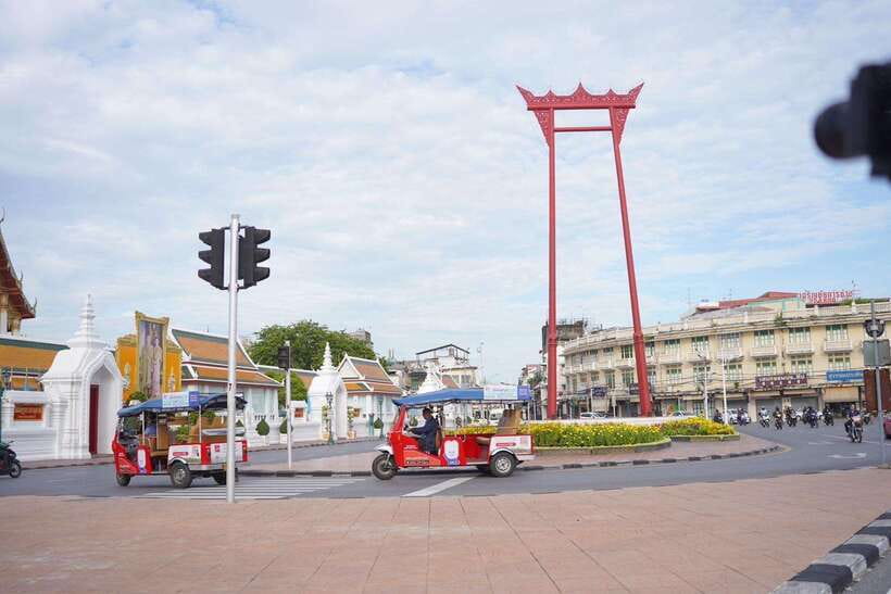 Bangkok: Tuk Tuk Day Pass App & Boat Chao Phraya River - Boat time on the Chao Phraya: the relaxing leg you’ll thank yourself for