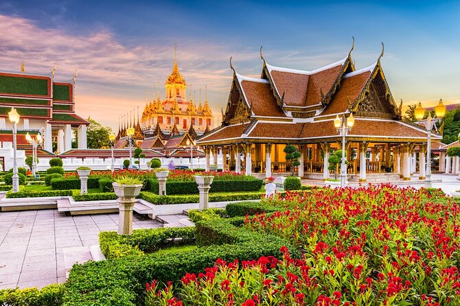 Bangkok Tuk Tuk Tour - Hotel-pickup & Dinner - Passing by major landmarks by night