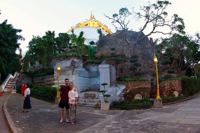 Bangkok Tuk Tuk Tour - Hotel-pickup & Dinner - Kuan Yim Shrine: a calm start in Chinatown’s orbit