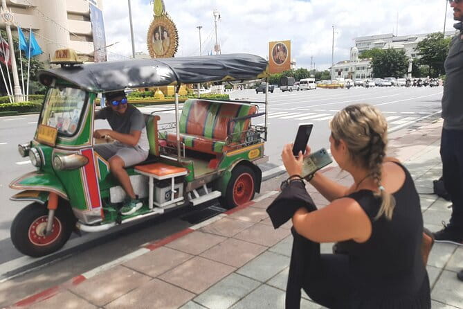 Bangkok TUK TUK Twilight Cultures Market and Food Taste - Key things that make this tour work