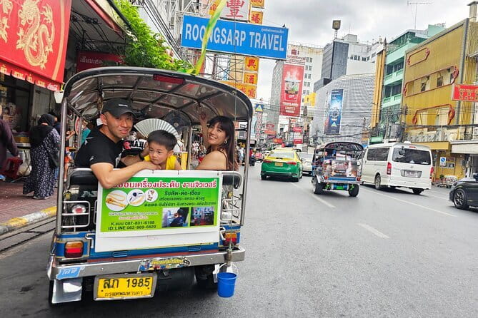 Bangkok TUK TUK Twilight Cultures Market and Food Taste - Getting oriented at the meeting point