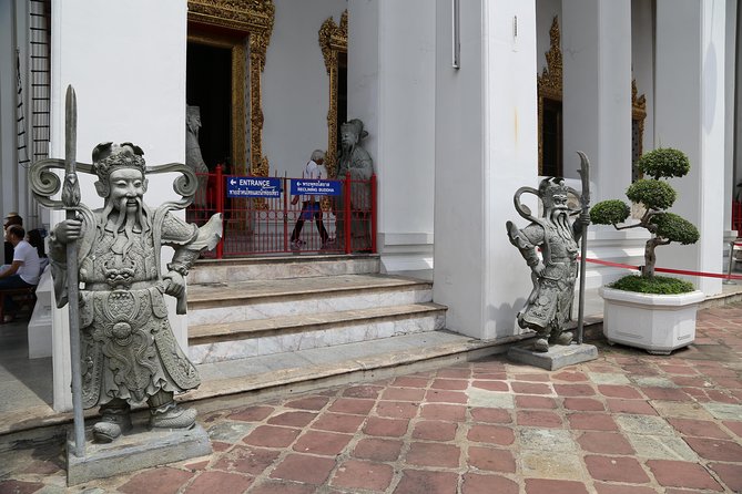 Bangkok Tuk Tuk Walk & Temple Tour With Wat Pho, Arun & Traimit - Khlong Dan Canal Boat Ride: Bangkok at Water Level