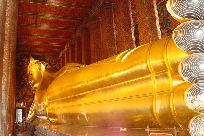 Bangkok Two Temple Tour: Wat Pho, Emerald Buddha & Grand Palace - Wat Pho and the Reclining Buddha: the best stop for atmosphere