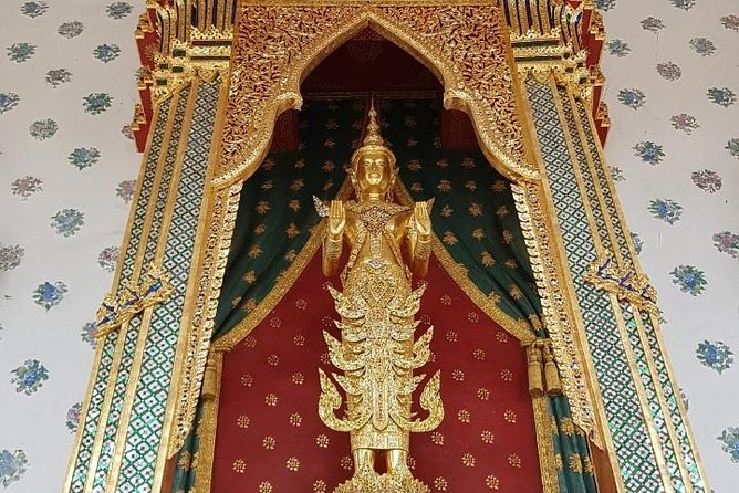 Bangkok Two Temple Tour: Wat Pho, Emerald Buddha & Grand Palace - Optional Thai dress and photo package add-ons
