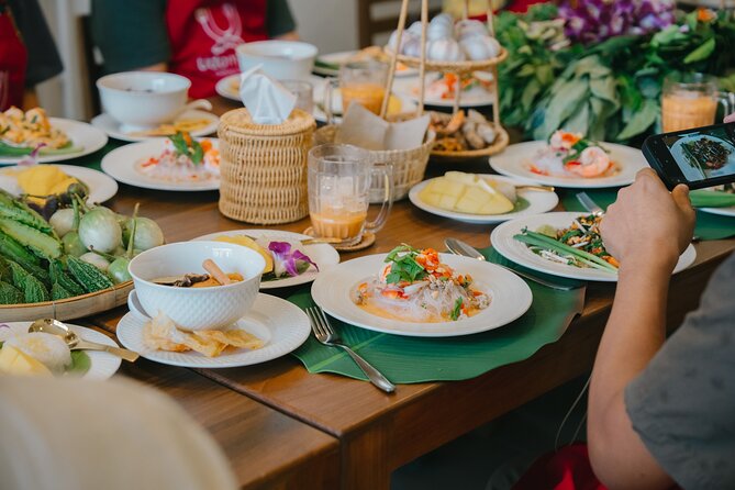 Bangkok Udomsuk Thai Cooking Class with local market tour - Who this class suits best