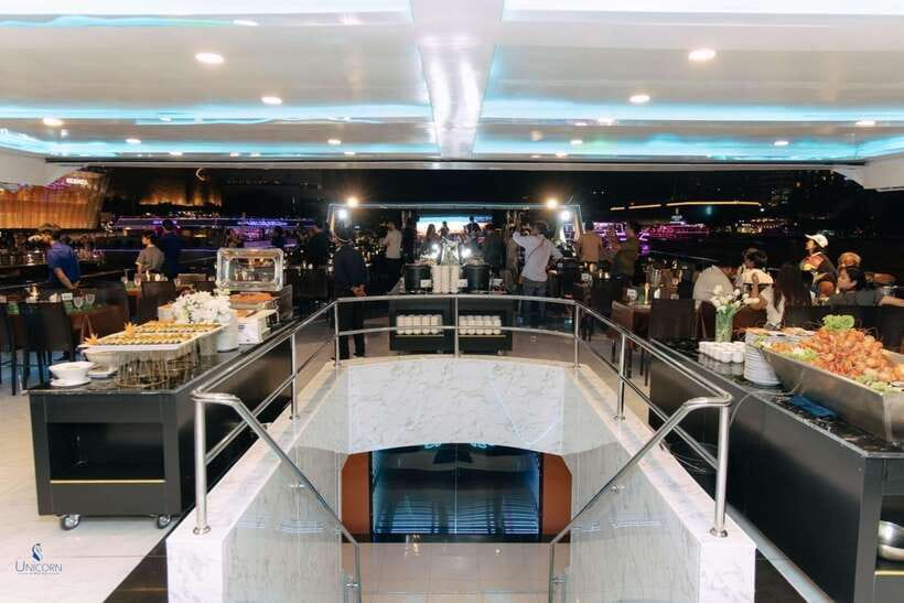Bangkok: Unicorn Chao Phraya River Dinner Cruise - The buffet meal: seafood focus, plus sashimi station