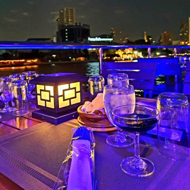 Bangkok: VELA Dinner Cruise Ticket - The international buffet (no pork): good food, but manage the timing