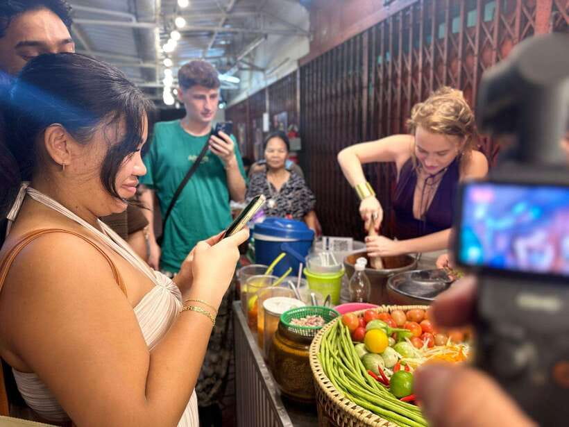 Bangkok Walking Tour : Mouthwatering Journey Food Tour - Market Stops, Vendor Chats, and Local-Only Spots