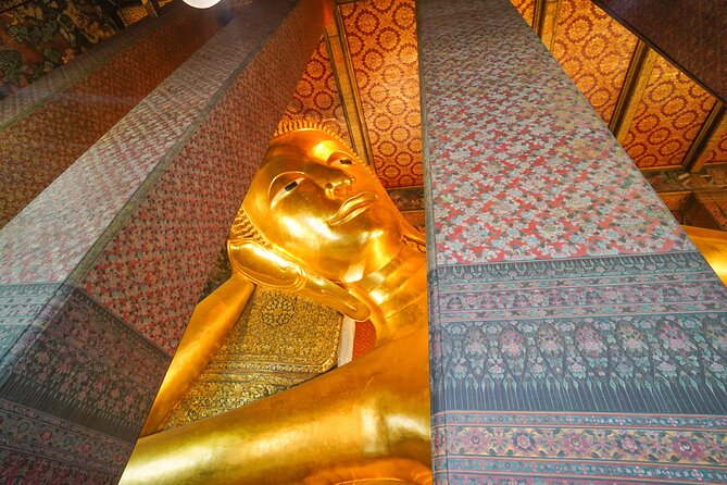 Bangkok Wat Pho and Flower Market Historical Walking Tour - Meeting at Itsaraphap Station and getting dressed for Wat Arun photos