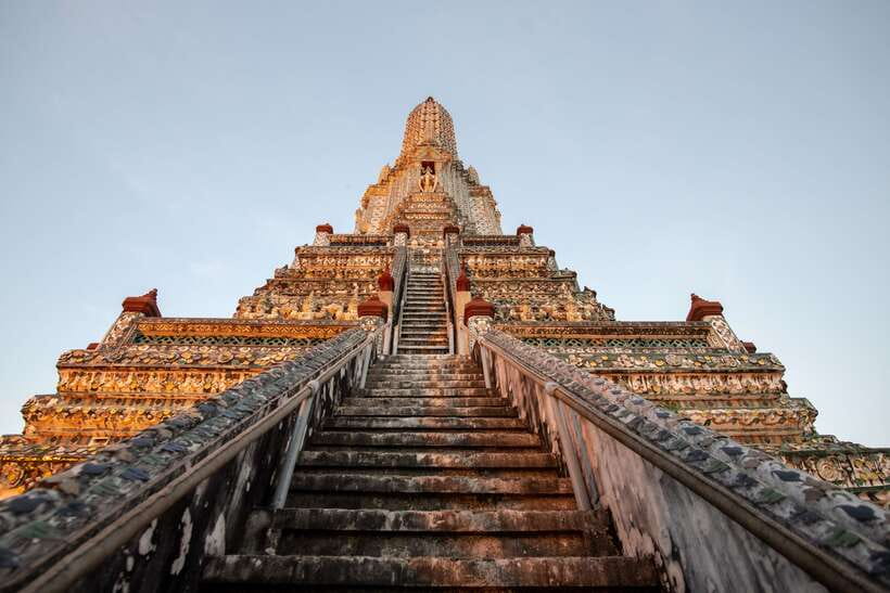 Bangkok: Wat Pho and Wat Arun Guided Walking Tour - Price and Value: What Your $17 Really Covers