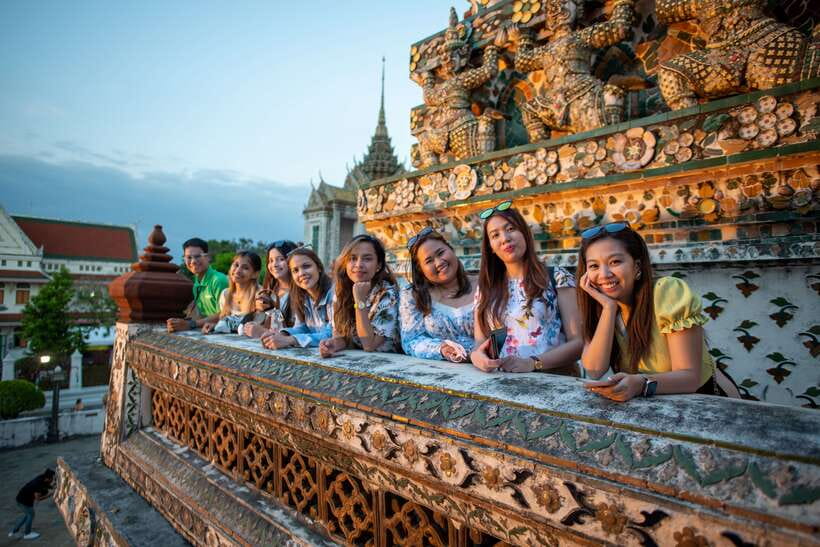 Bangkok: Wat Pho and Wat Arun Guided Walking Tour - Wat Pho in 90 Minutes: The Reclining Buddha and Mosaic Details