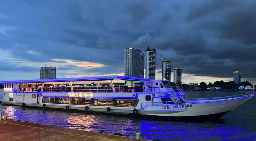 Bangkok: White Orchid Chao Phraya Cruise, Thai Buffet & Beer - The buffet: seafood plus Thai hot dishes, with unlimited drinks