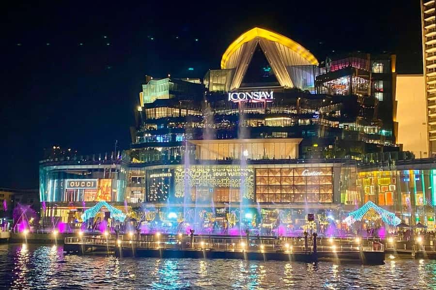 Bangkok: Wonderful Pearl Dinner Cruise and Live Performance - Getting on at River City Pier: the start that matters