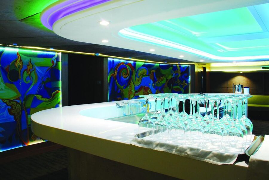 Bangkok: Wonderful Pearl Dinner Cruise at River City Pier - Why this Bangkok river dinner cruise feels like a real Bangkok night
