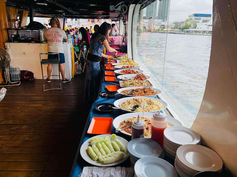 Bangkok: Yodsiam Sightseeing Cruise Snacks & Unlimited Beer - First things first: what this cruise is really like