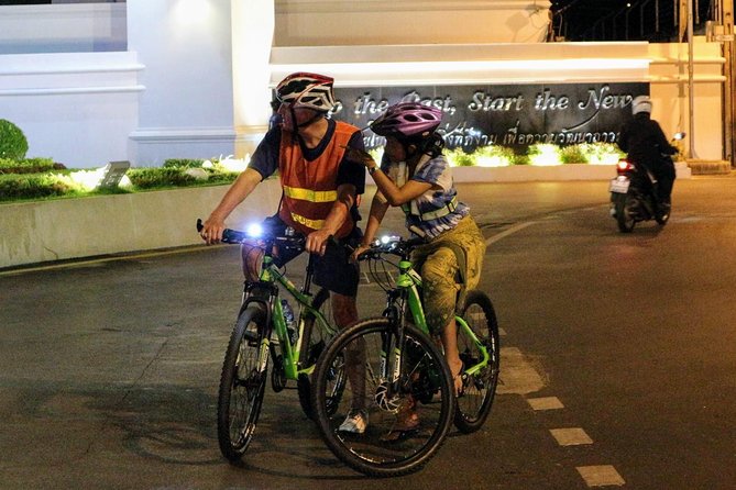 Bike Bangkok at Night with Thai Dinner - Night-Bike Bangkok: Fast Orientation Without the Traffic Headache