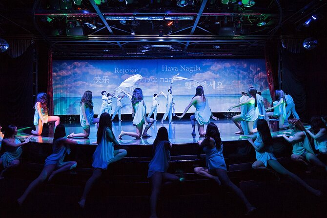 Calypso Cabaret: Dazzling Lights & Performances - The show itself: costumes, dance, and the lip-synced format