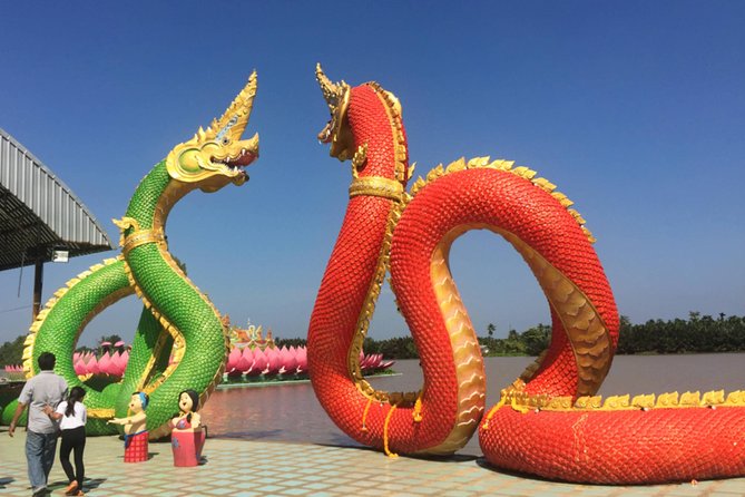 Chachoengsao One Day Trip from Bangkok : Historic Market and Buddhist Temples - Luang Phor Sothon at the Chachoengsao Temple Stop