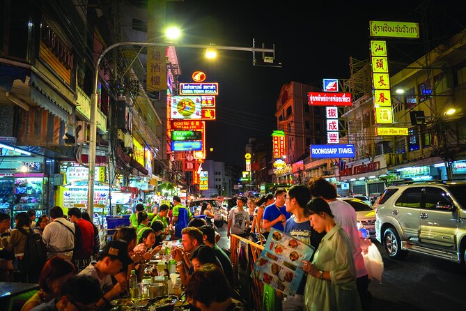 Chinatown Street Food Night Tour by Tuk Tuk in Bangkok - Chinatown street food on Yaowarat Road, how the tasting part really plays out