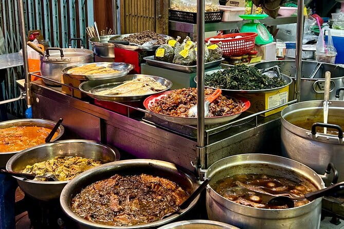 Chinatown Street Food Small Group Tour in Bangkok - Wat Mangkon Karmalawat Area Access: A Useful Bonus Stop