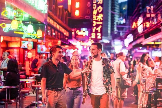 Chinatown (Yaowarat Road) Neon Photoshoot - Outfit and prop tips for that neon pop look