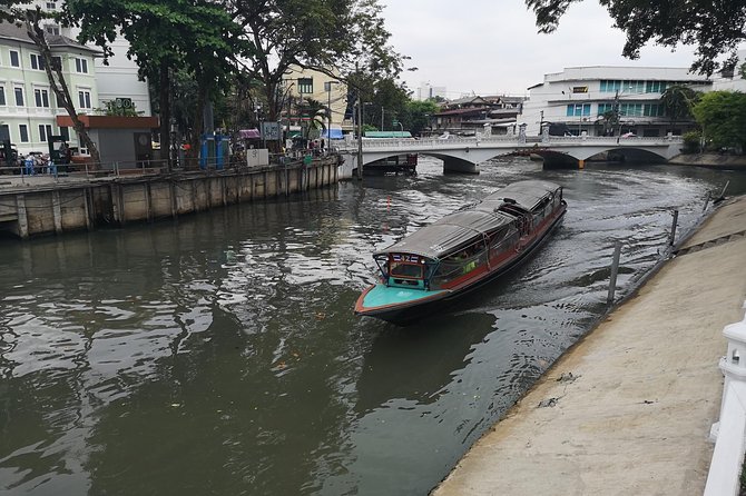 CHOB Bangkok Walking Tour (Talking + Walking + Eating) - Democracy Monument and Brahman Shrines: Bangkok’s Meaningful Center