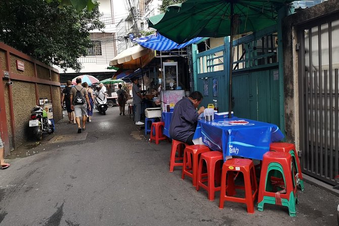 CHOB Bangkok Walking Tour (Talking + Walking + Eating) - Lumpini Park: A Peaceful First Look at Bangkok