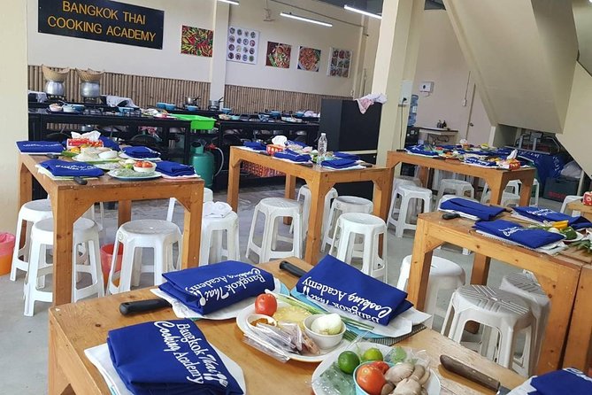 Choose 5 Dishes: Half-Day Cooking Class in Sukhumvit with Market Tour - The food volume is the point, not a side effect