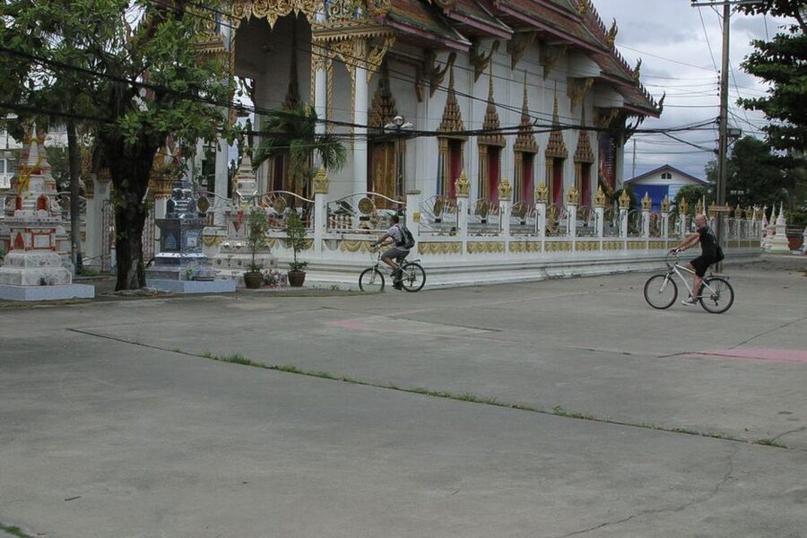 Colors Of Bangkok: 4-Hour Small Group Bike Tour - Muay Thai gym: more than a photo stop